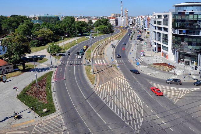 Niewybuch w Odrze w centum Wrocławia. Zamknięto ulicę i zakazano wejścia na wyspę