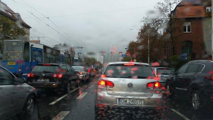 Wrocławianie wracają z pracy. Sprawdź, czy utkniesz w korku!