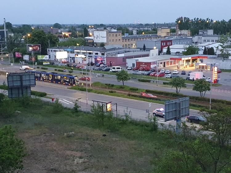 Wrocław: Samochód na torowisku. Utrudnienia w ruchu tramwajów