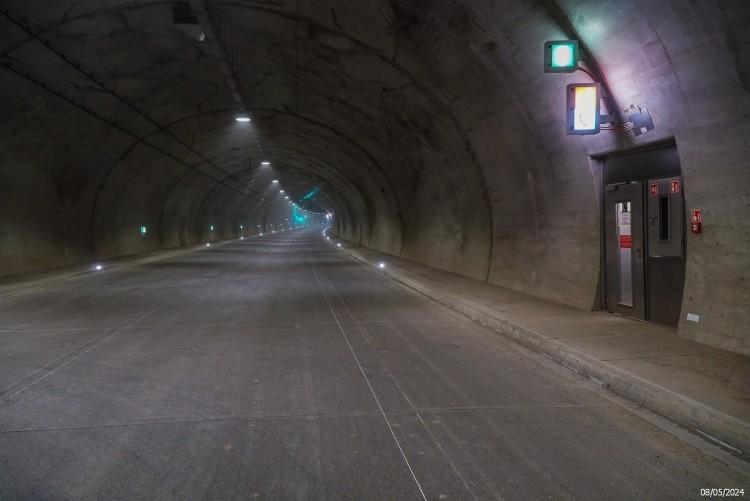 Najdłuższy tunel na drodze z Wrocławia do Pragi gotowy! A Czesi w lesie!
