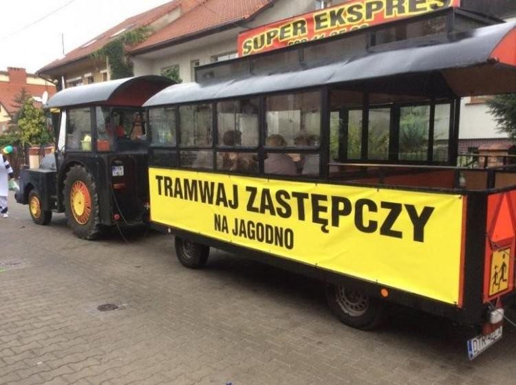 Buspas na Jagodno ściga się z tramwajem na Jagodno: też go nikt nie widział i długo jeszcze nie zobaczy