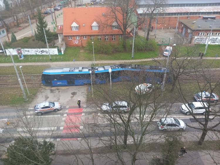 Wrocław: Tramwaj wykoleił się na Biskupinie