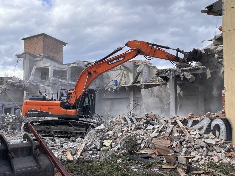 To wyburzą we Wrocławiu - budynki, które niebawem znikną z mapy miasta