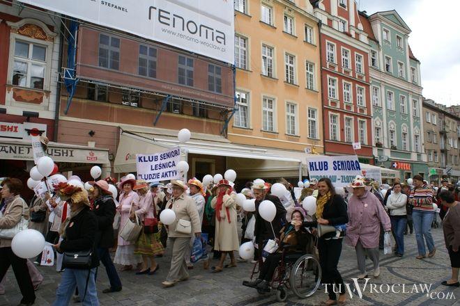 Dolnośląskie babcie i dziadkowie niemal najbardziej zadłużeni w całej Polsce