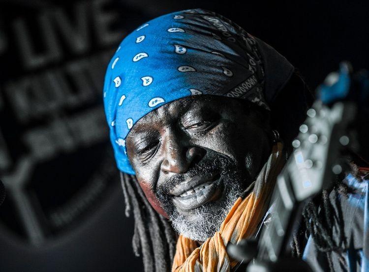 LeBurn Maddox w hołdzie Hendrixowi na Gitarowym Rekordzie Guinnessa