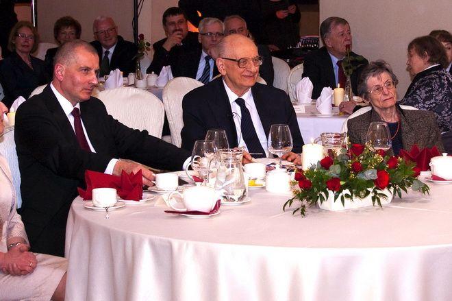 Władysław Bartoszewski przyjedzie do Wrocławia świętować swoje 92 urodziny na specjalnej wystawie
