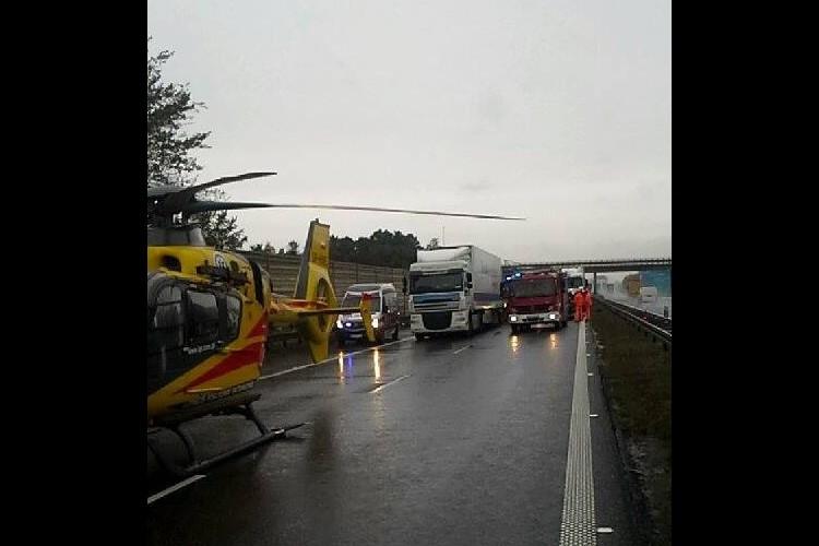 Wypadek na autostradzie A4. Lądował śmigłowiec ratunkowy