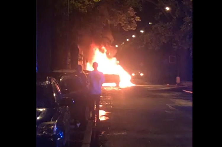 Nocny pożar we Wrocławiu. Spaliły się samochody