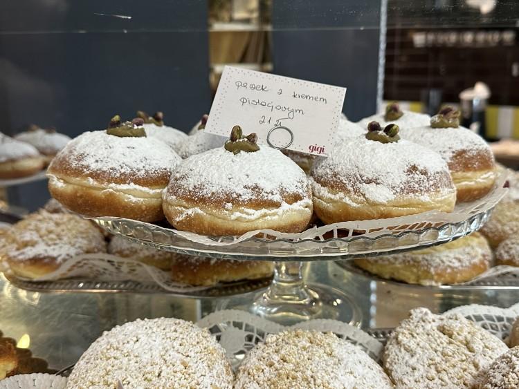 Wrocław: Te pączki kosztują 21 złotych. Ustawiają się po nie kolejki