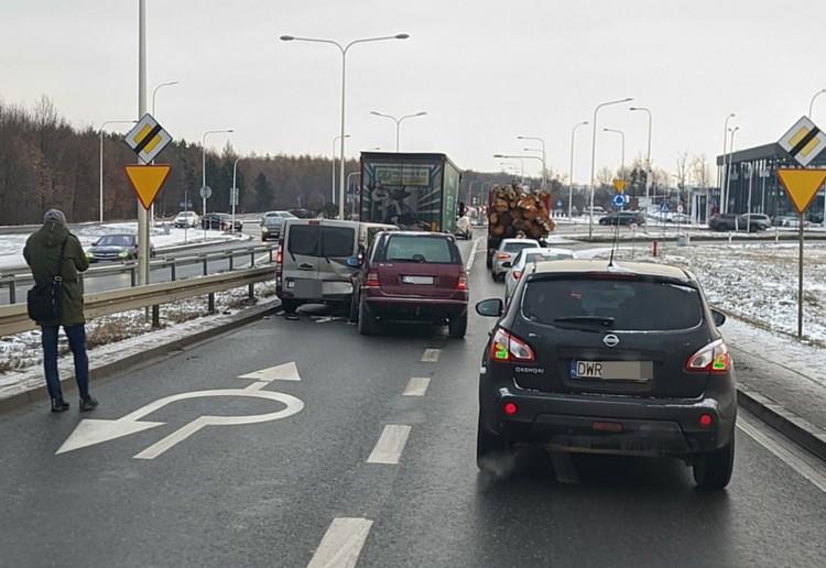 Wrocław: Utrudnienia w ruchu po wypadku na Granicznej