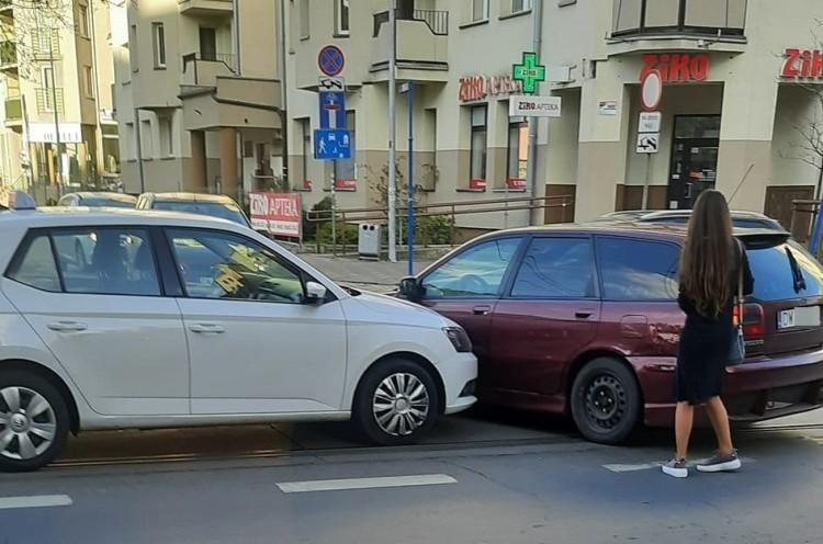 Wrocław: ważna ulica była nieprzejezdna po wypadku