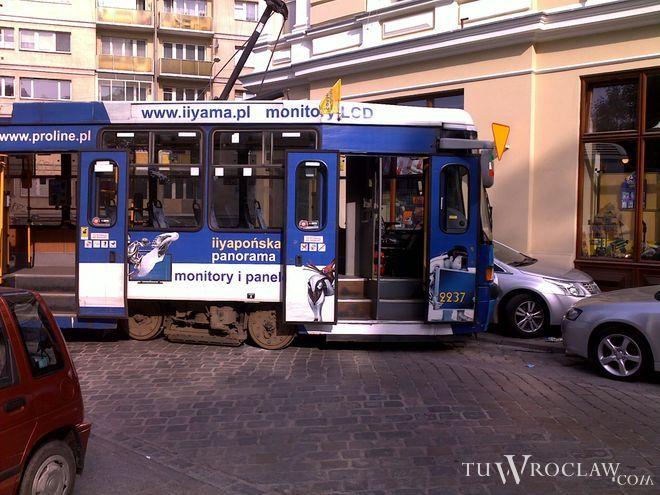 Groźnie wyglądający wypadek tramwaju na ul. Teatralnej