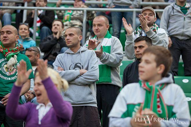 Skandal na meczu przyjaźni w Gdańsku. Prymitywne zachowanie kibiców Śląska i Lechii 
