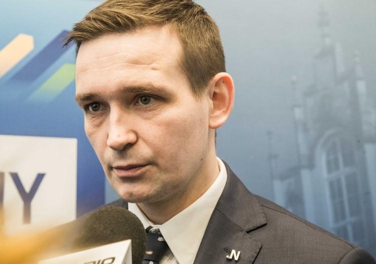 Jaros prezentuje trzeci program dla Wrocławia. Chce podwyżki płac i przyjaznych miejsc pracy
