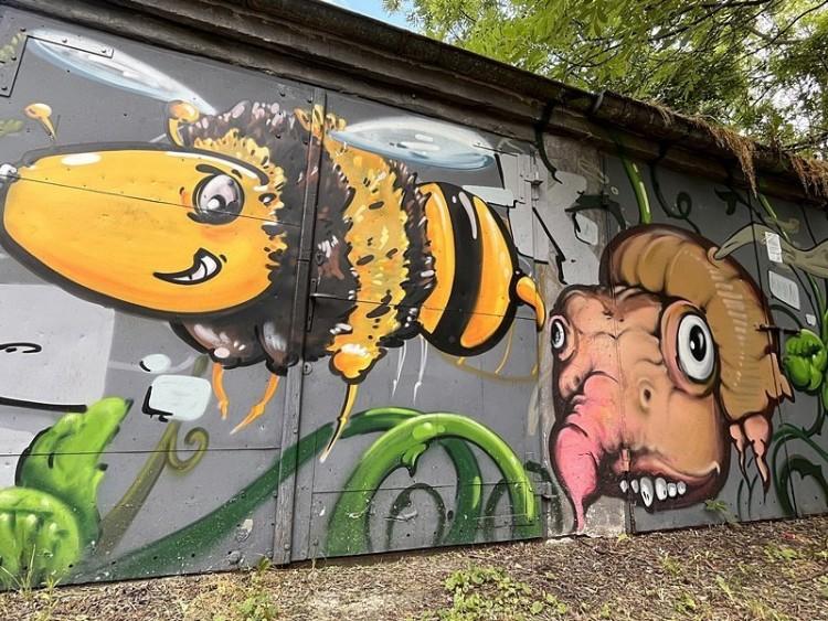 Wrocław: Zachwycający mural. “Chcieliśmy poprawić Filipowi widok z okna”