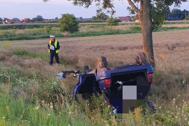 Dachowanie na drodze Wrocław - Oława. Kierowca pijany