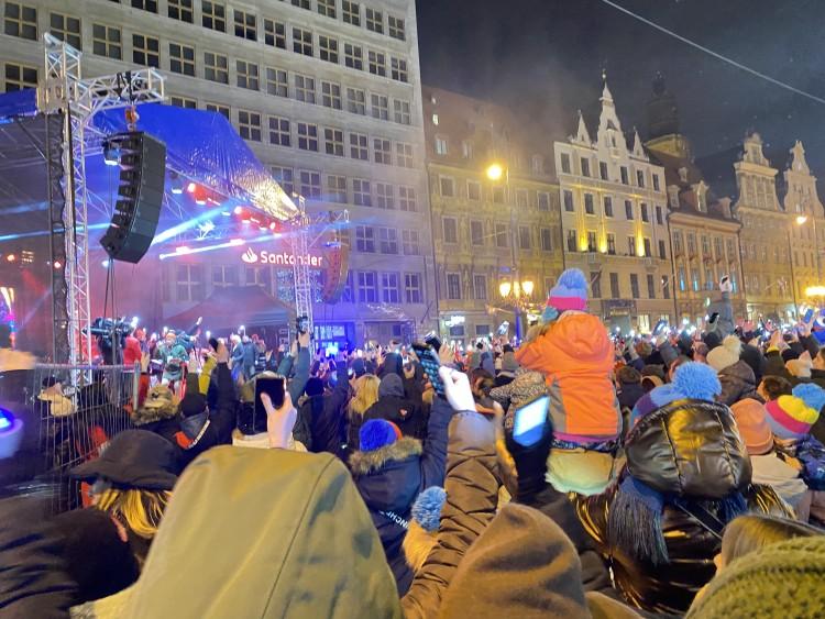 Światełko do nieba na wrocławskim Rynku. Tak zakończono 31. finał WOŚP