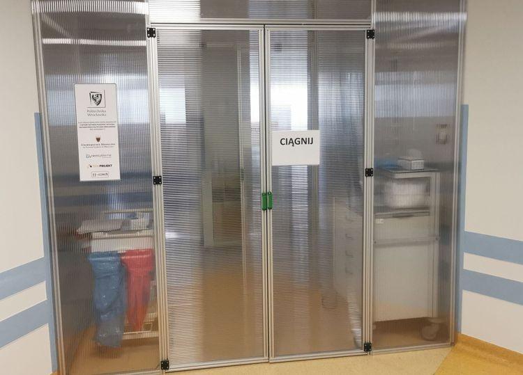 Wrocławscy naukowcy skonstruowali śluzę do izolacji osób zarażonych koronawirusem