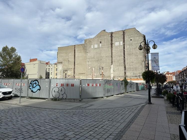 Wrocław: Gigant w miejscu Solpolu. Budowa przy Świdnickiej coraz bliżej