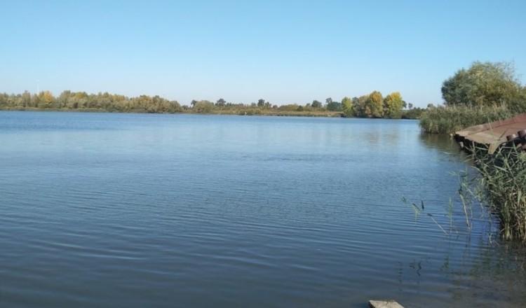 Pod Wrocławiem przewróciła się łódka. Interweniowały służby
