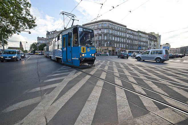 Po co we Wrocławiu celowo ograniczać prędkość tramwajów na mostach i pod wiaduktami? [LIST]