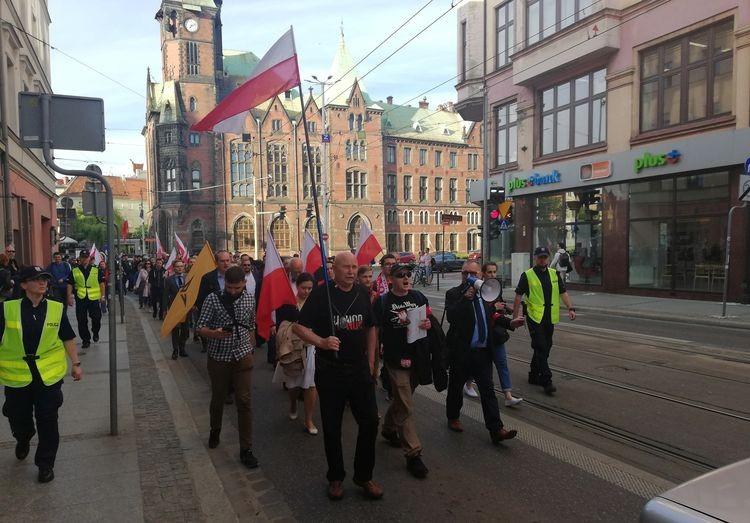 Marsz Pamięci Pileckiego przeszedł przez Wrocław [ZDJĘCIA]