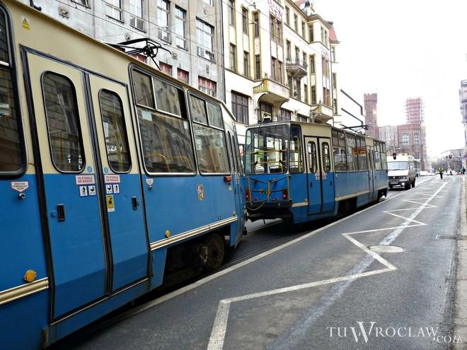 Kolejne zderzenie samochodu z tramwajem. Tym razem przy NFM