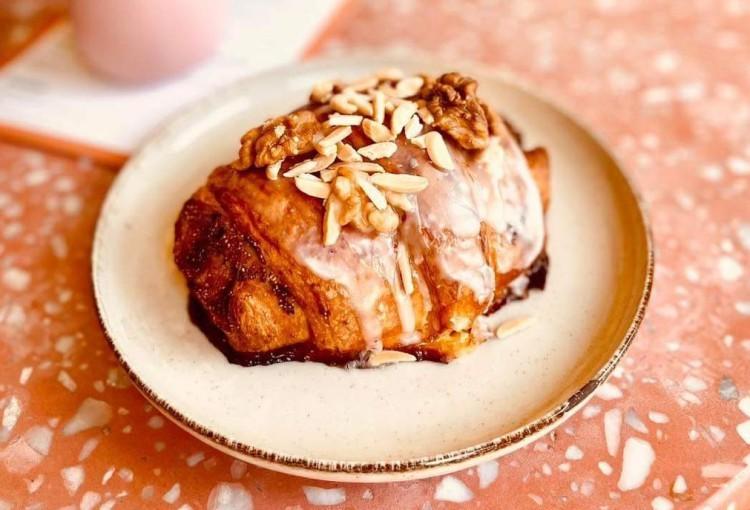 Ile kalorii ma rogal świętomarciński? To tyle, co cztery pączki!