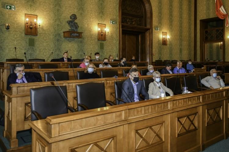 Wrocław wybrał 786 nowych radnych. Pierwsi już zostali zaprzysiężeni