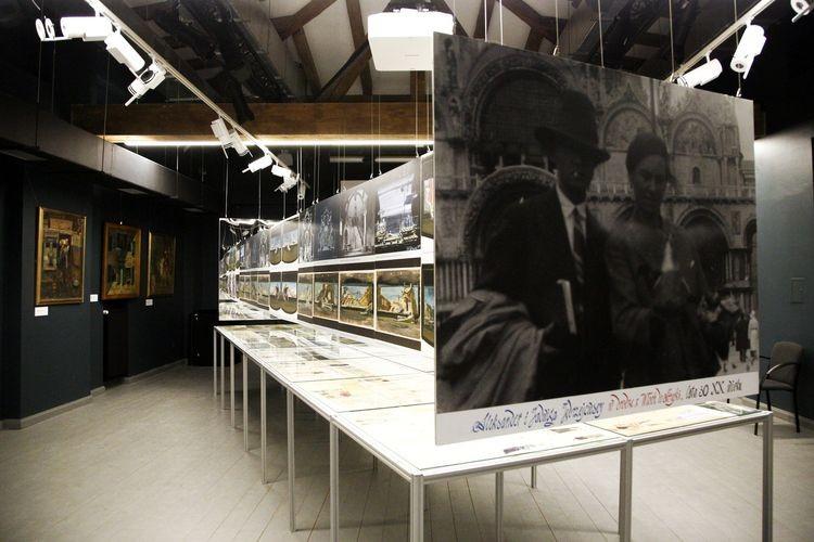 Prace znanej wrocławskiej rodziny artystów w Muzeum Teatru [ZDJĘCIA]