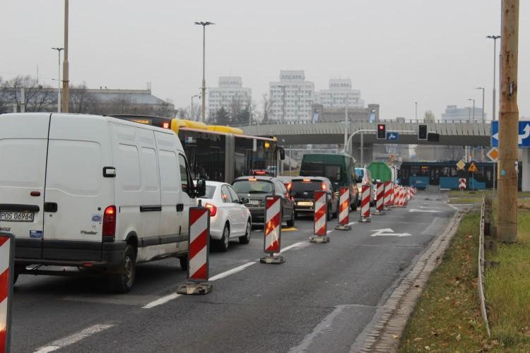 Rozkopany Wrocław stoi w korkach. Kiedy koniec remontów za ponad miliard złotych? [TERMINY]