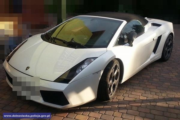 Euro 2012: kibicom we Wrocławiu pomoże 650 identycznie ubranych osób 
