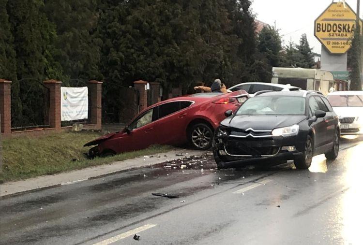 Wrocław: Wypadek na Grota-Roweckiego. Uwaga na korki