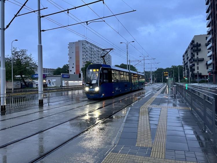 Ruszył tramwaj na Popowice. Jechaliśmy nim. Zobacz zdjęcia! [TRASY, ZDJĘCIA]
