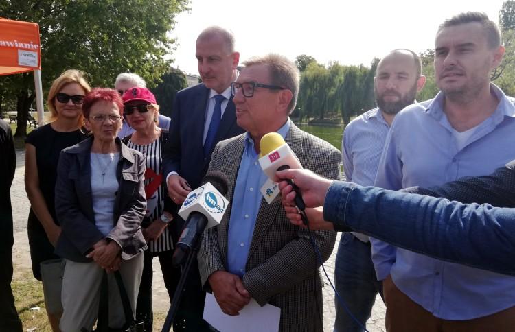 Rafał Dutkiewicz i SLD odkrywają karty. Znamy „jedynki” do rady miejskiej [LISTA]