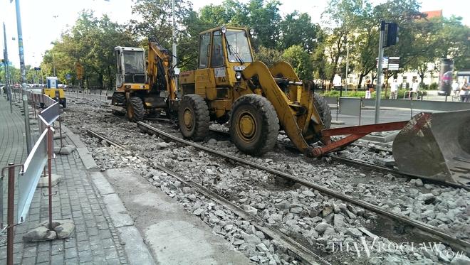 Kończą remontować torowiska na Podwalu, Kujawskiej i Wróblewskiego. Potem ruszą prace na Piłsudskiego - Świdnickiej