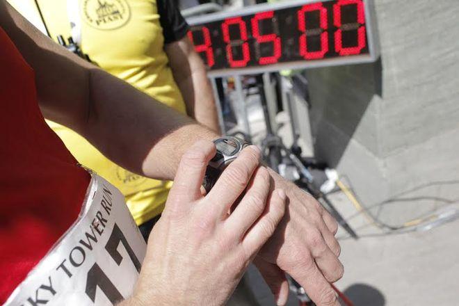 Sky Tower Run 2015 we Wrocławiu. Chcesz wbiec na najwyższy wieżowiec w kraju?