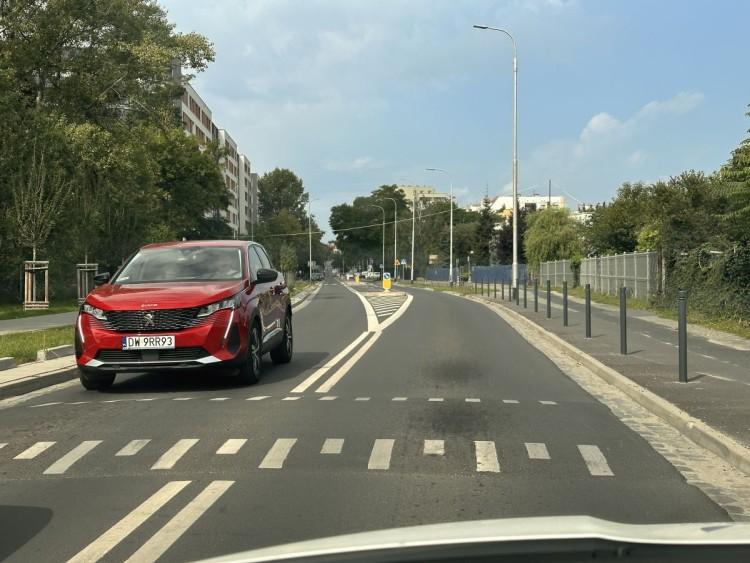 Na Pięknej próg za progiem. Osiedle podzielone. Jedni ich chcą, inni protestują