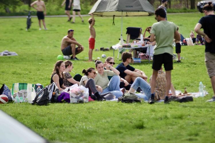 Tłumy nad Odrą. Wielki piknik i grillowisko we Wrocławiu