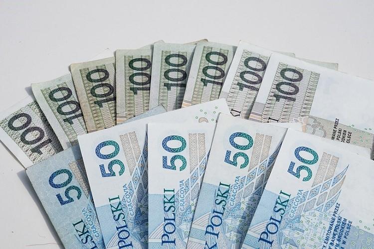 Oszuści w rękach policjantów. Wyciągali dane, a następnie okradali konta bankowe