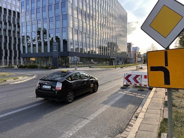 Wrocław: Wypadki na Strzegomskiej? Będzie zmiana pierwszeństwa