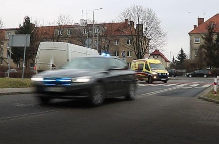 Wrocław: Zobacz, jak policjanci eskortowali karetkę z sercem do przeszczepu