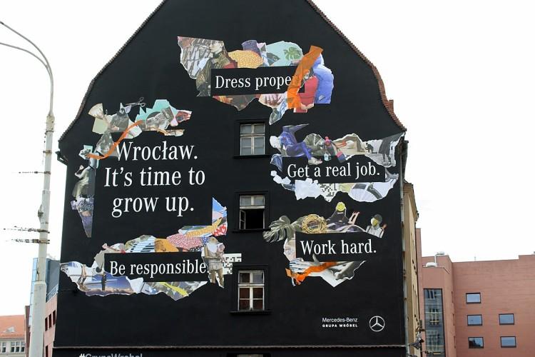 Mural czy prokapitalistyczna reklama? Awantura po akcji Mercedesa i reakcja miasta. Będą zmiany w przepisach [ZDJĘCIA, WIDEO]