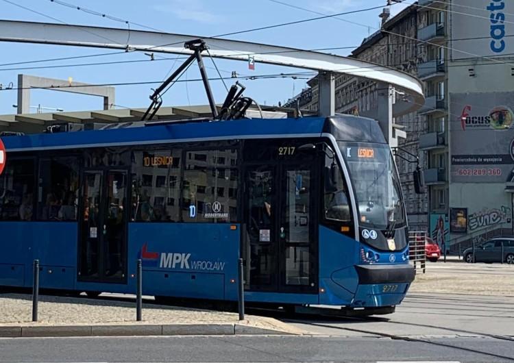 Awaria MPK Wrocław na rondzie Reagana. Utrudnienia dla pasażerów