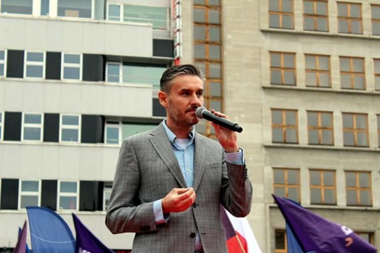 Ciążyński: „Zakaz zgromadzeń spontanicznych może wynikać tylko z ustawy”