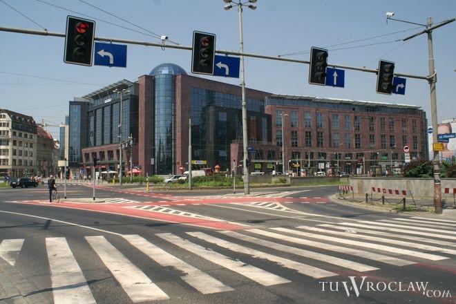 Weekendowe prace drogowców. Utrudnienia na pl. Dominikańskim i Ołtaszyńskiej