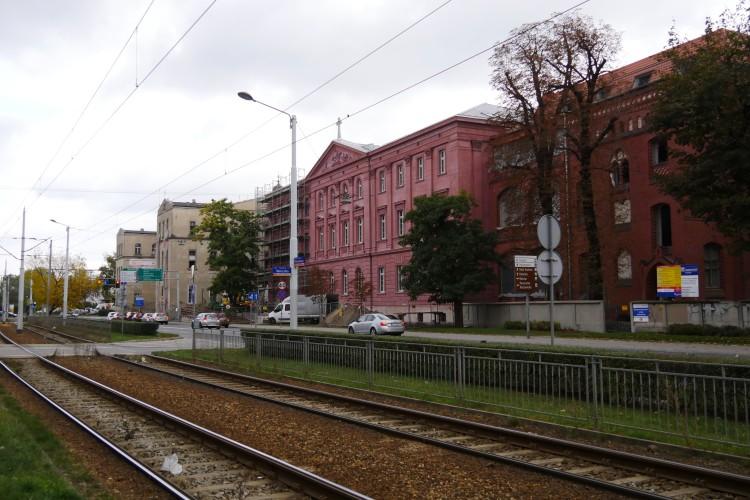 Luksusowy dom opieki w klasztorze. Rezydencja Świętej Jadwigi ma już elewację [ZDJĘCIA]