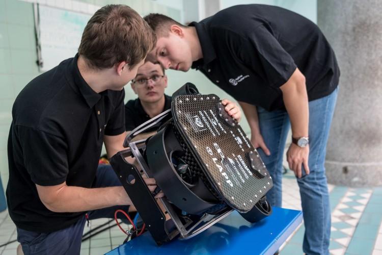 Podwodny robot studentów Politechniki Wrocławskiej gotowy na zawody w USA [ZDJĘCIA]