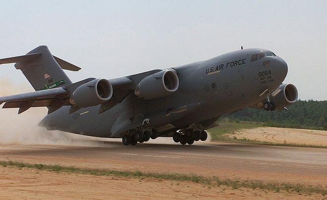 Węgierski C-17 awaryjnie lądował na Strachowicach