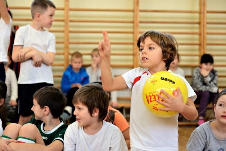 7000 piłek dla wrocławskich szkół od Ślęzy